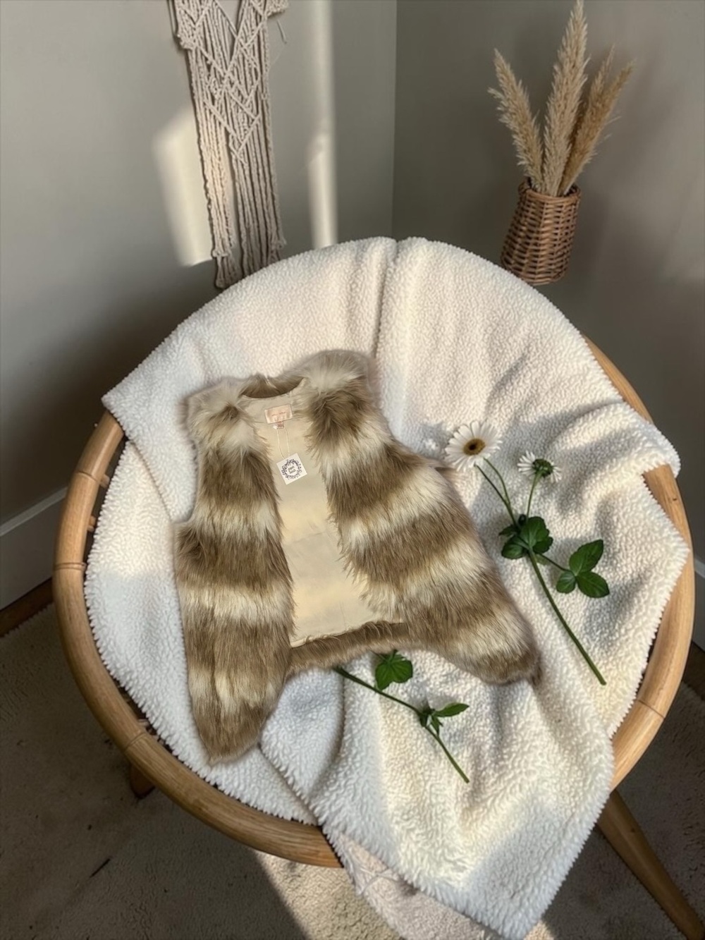 NWT Skies Are Blue Faux Fur Vest 🧸 Neutral Women’s Medium
